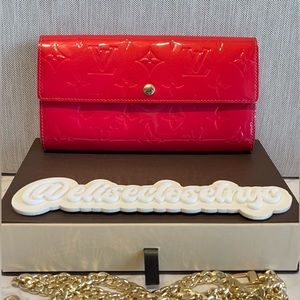 Sold ‼️Authentic‼️Louis Vuitton Vernis Sarah Wallet